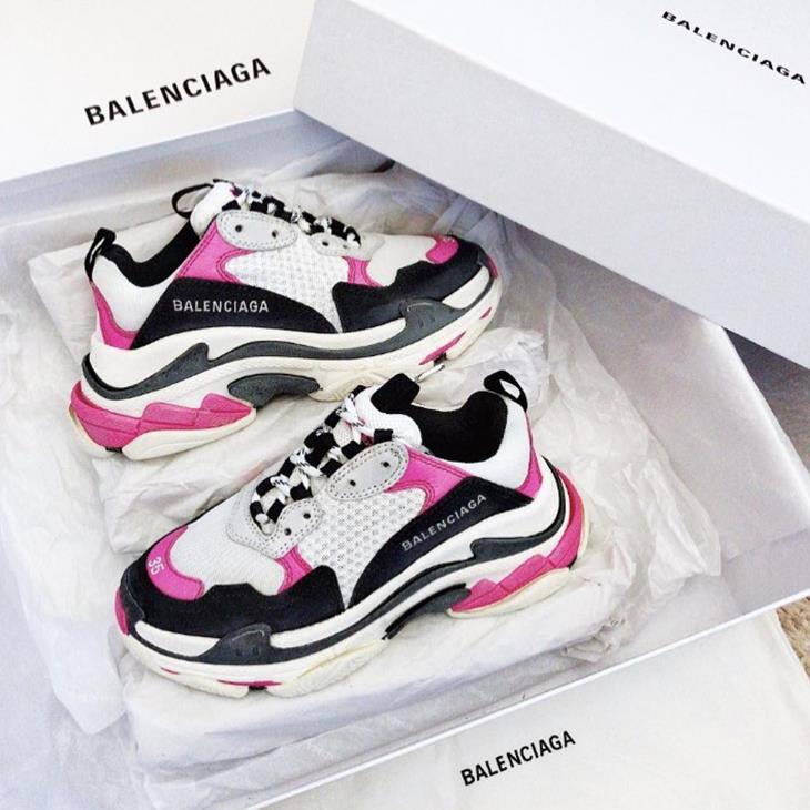 balenciaga triple s moche