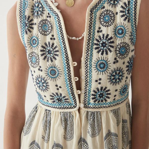 Maison hotel robe best sale